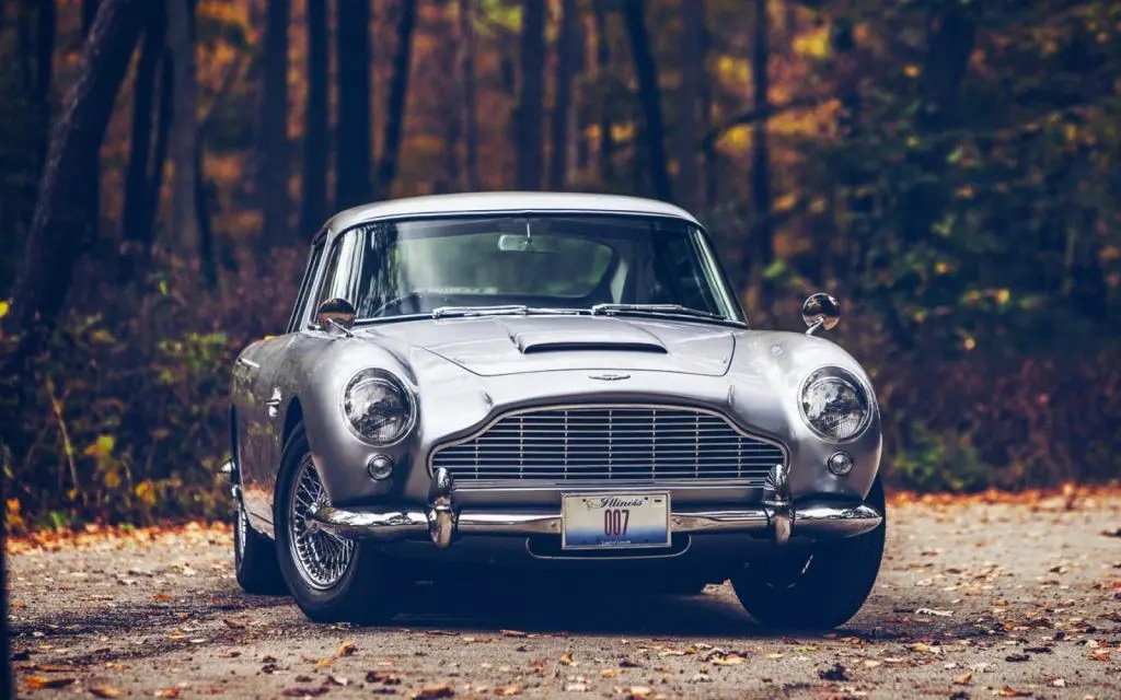 What Is the Difference Between Vintage and Antique and Classic Cars