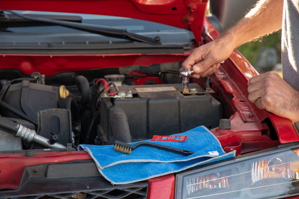 Step-by-Step Guide to Cleaning Corroded Battery Terminals