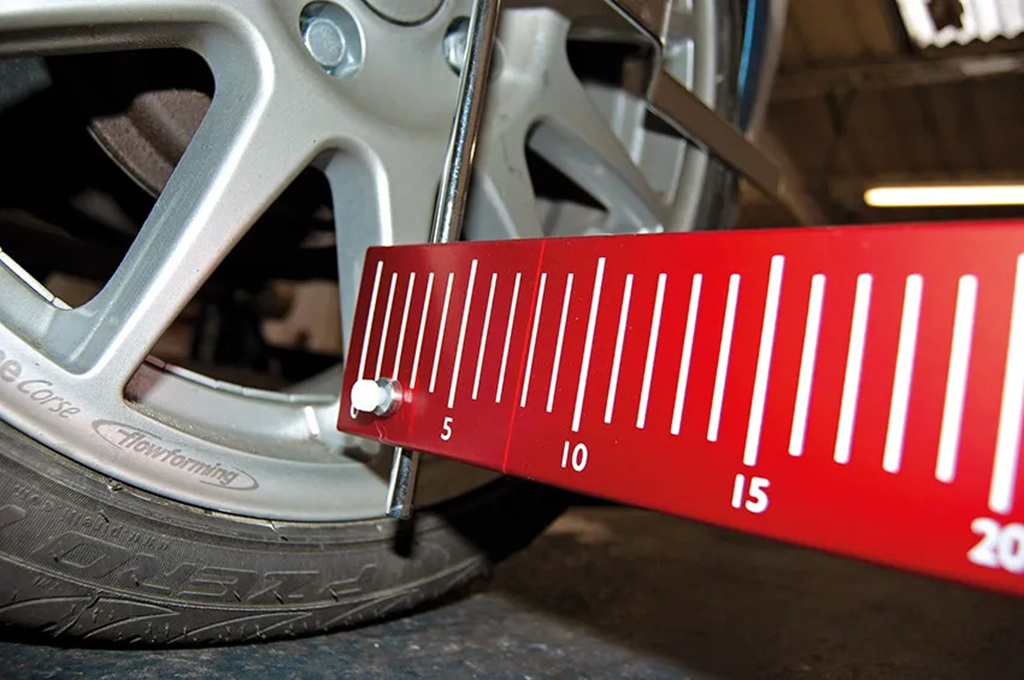 The Step-by-Step Laser Wheel Alignment Process