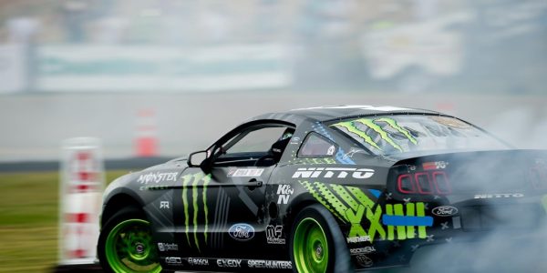 Which car can rotate 360 degrees?
